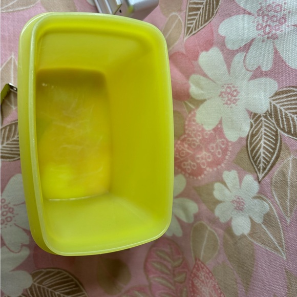 Tupperware Bright Yellow Storage Container - Picture 4 of 7